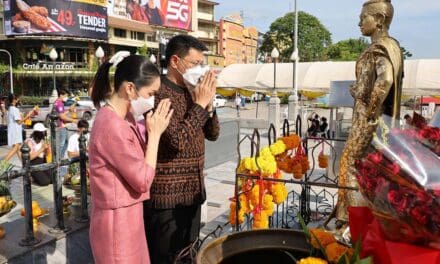 ผู้ว่าโคราช คนใหม่ เดินทางกราบสักการะอนุสาวรีย์ท้าวสุรนารี  และสิ่งศักดิ์สิทธิ์ของจังหวัด